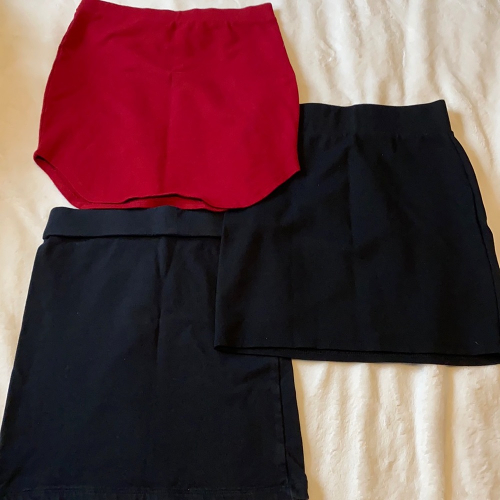 One xs black skirt one s blacks skirt one s red skirt